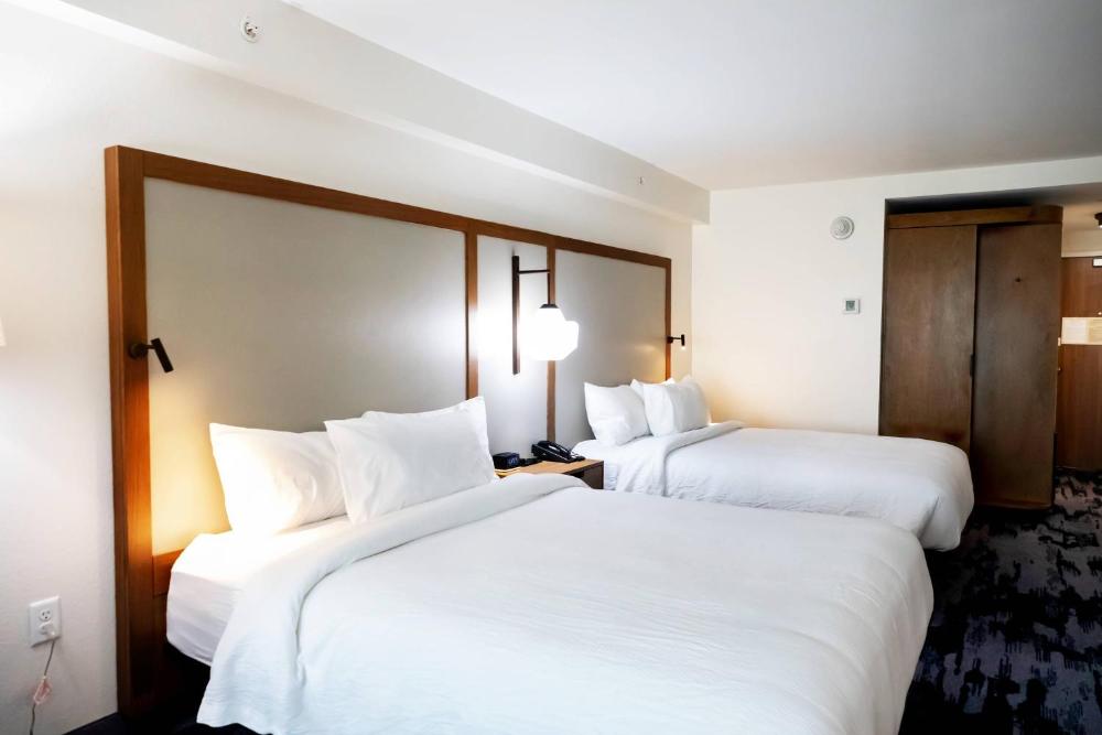 Queen Room with Two Queen Beds - Communication Assistance interior